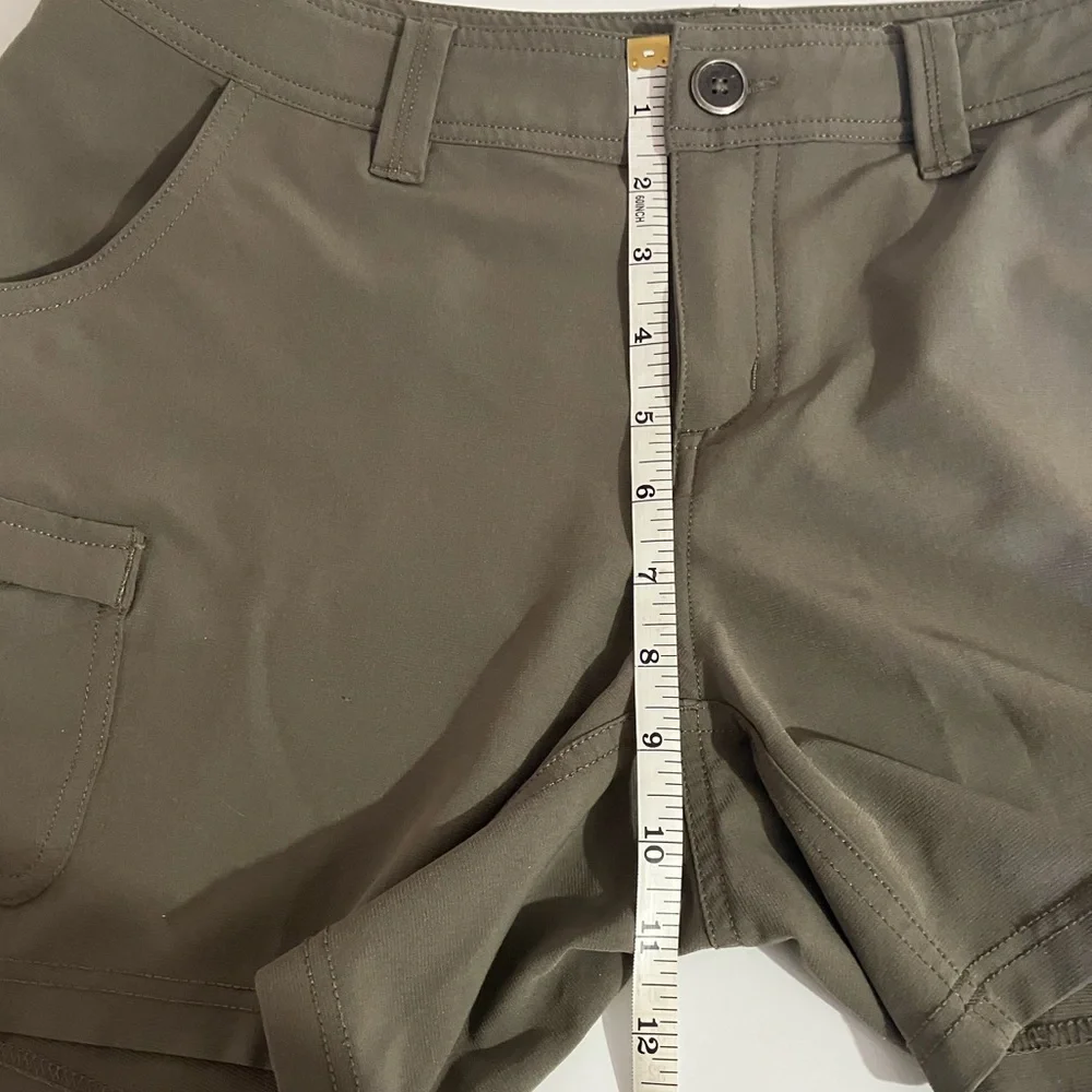 The North Face Cargo Shorts- Women's 4